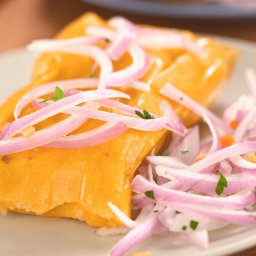 Tamalitos con salsa criolla